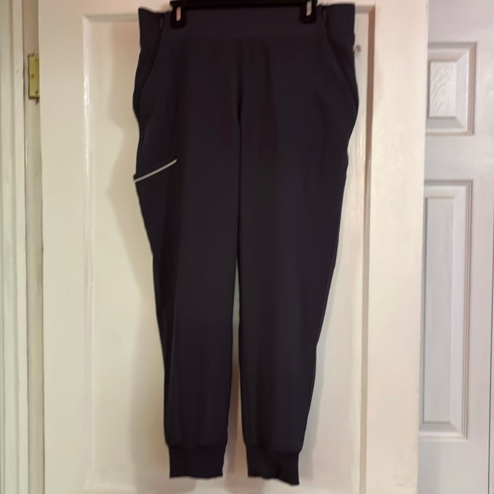 Jogger scrub pants
